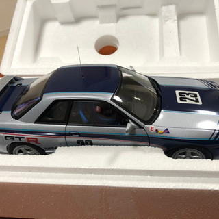 オートアート1/18ミニカー　スカイラインGTR