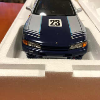 オートアート1/18ミニカー　スカイラインGTR