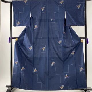 【リユース】蝶模様の紺色の紬　正絹　美品