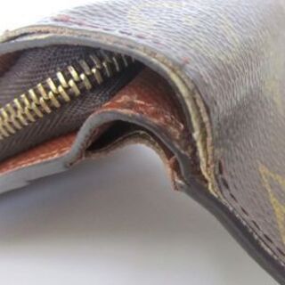 本物 ルイヴィトン 2つ折財布 ファスナー付 M61667 モノグラム/コンパクトジップ 札幌市北区屯田