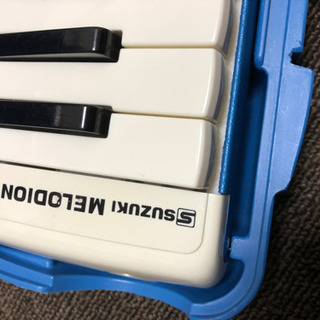 スズキ楽器　鍵盤ハーモニカ　メロディオン　M-32C