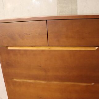 KEYUCA(ケユカ)で取り扱われていた5段チェストです。シンプルな