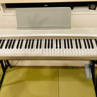 【ネット決済】電子ピアノ　スタンド、楽譜建付き　CASIO px...