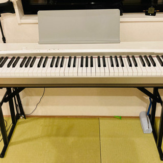電子ピアノ　スタンド、楽譜建付き　CASIO px 130 電子ピアノ スタンド、楽譜建付き CASIO px 130