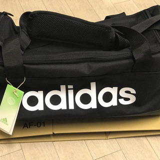 【未使用品】adidas エッセンシャルズ ロゴ ダッフルバッグ