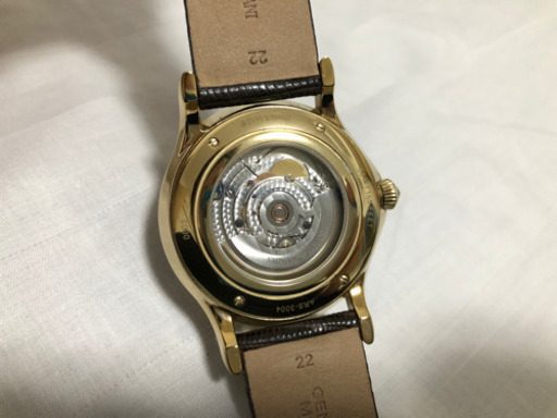エンポリオアルマーニ　機械式腕時計。