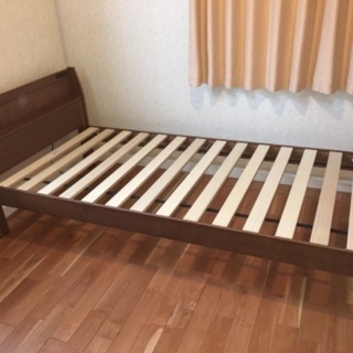 ニトリ　シングルベッド100×205 