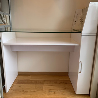 ネイルデスク　ガラステーブル