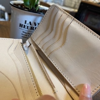 【新品未使用】定価の半値で!!本革二つ折りウォレット꙳★*ﾟ