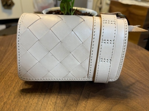 【新品未使用】定価の半値で!!本革二つ折りウォレット꙳★*ﾟ 新品未使用】定価の半値で!!本革二つ折りウォレット꙳☆*ﾟ