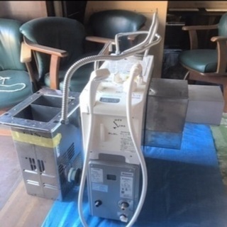 Rinnai（リンナイ）シャワー付きガス風呂釜リフォームのため不要になりました。新品で購入してから1年3ヶ月ほど使用。メーカー保証は2022年7月まであります。浴槽はありません。