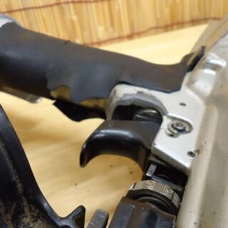 マキタ エア釘打 AN901 常圧 90mm ケース付 makita ☆ PayPay(ペイペイ