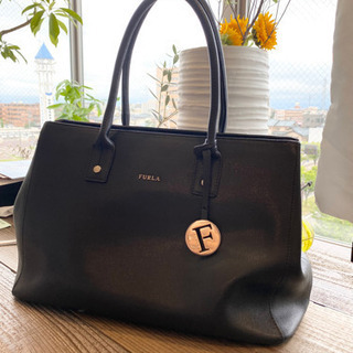 【ネット決済】【FRULA】黒A4サイズ　革バッグ