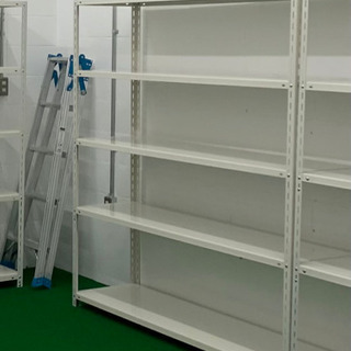 ★大型ラック 4つあります 引き取って下さい