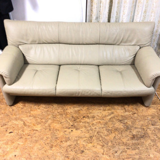 値下げ☆ 大人気 高級 カリモク チターノ 本革ソファー 定価約25万円  レザークリーニング済み 近場お届け無料