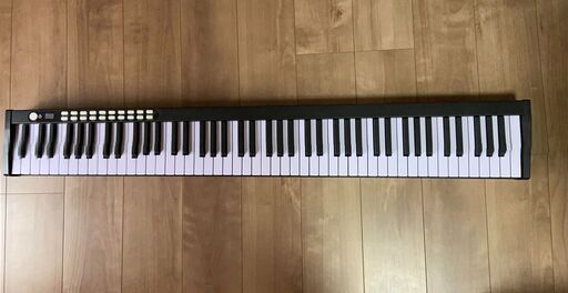 持ち運びできるピアノ　TOMOIキーボード　ケース付き