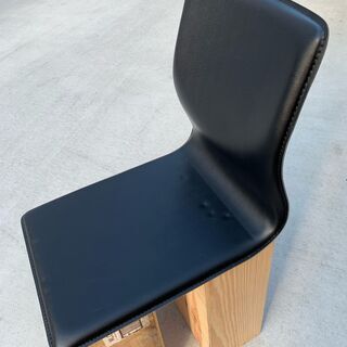 ★黒い座椅子（２脚セット）　ほぼ新品に近い状態です★