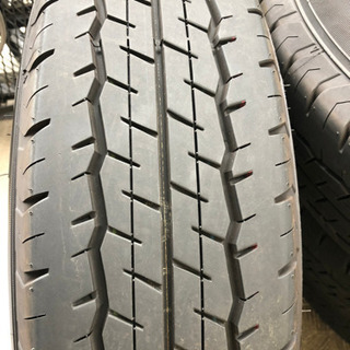 【取引終了】200系ハイエース　ワゴンGL　新車外し純正タイヤ＆ホイール　オマケ付