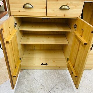 🔶大川家具 カントリー調 3面食器棚 🔸定価￥98.770🔸 クロスガラス ソフトクローザー🔶 