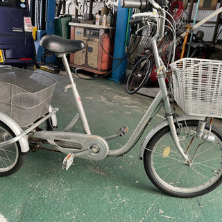 三輪自転車、タイヤ入れ替え済み。 chateauduroi.co