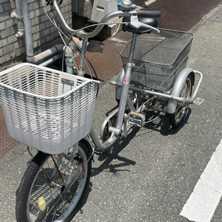 三輪自転車、タイヤ入れ替え済み。