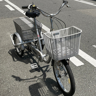 三輪自転車、タイヤ入れ替え済み。