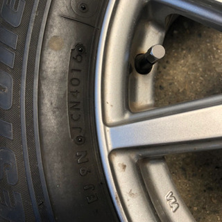 スタッドレスタイヤ４本セット（２年半使用）