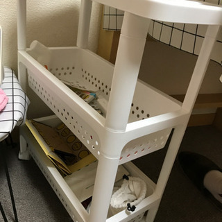 ニトリ　スリムウゴン　三段