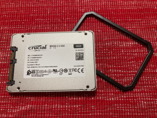 Crucial SSD 2000GB 内蔵2.5インチ 7mm MX500 (9.5mmスペーサー付属)