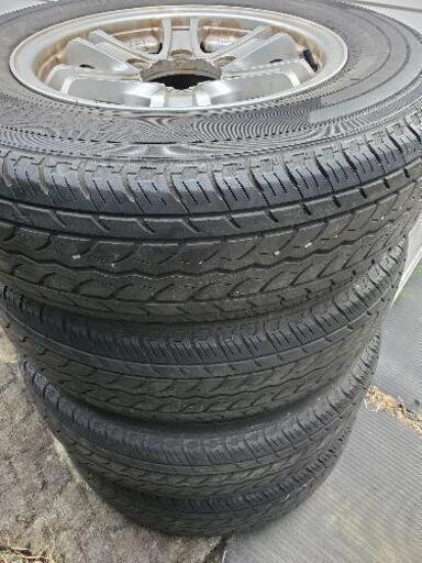 夏タイヤ　195/80R15 　アルミホイール付き