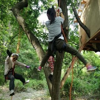 ロープを使った木登り！ − 山梨県
