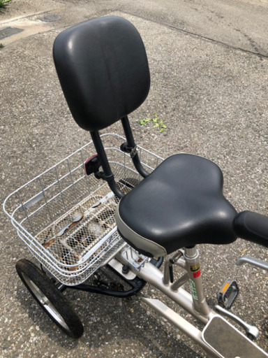 商談中 大人用三輪車 エアロ ユニバーサルサイクル クークルM2 三輪