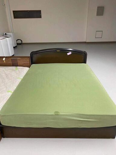 ダブルベッド