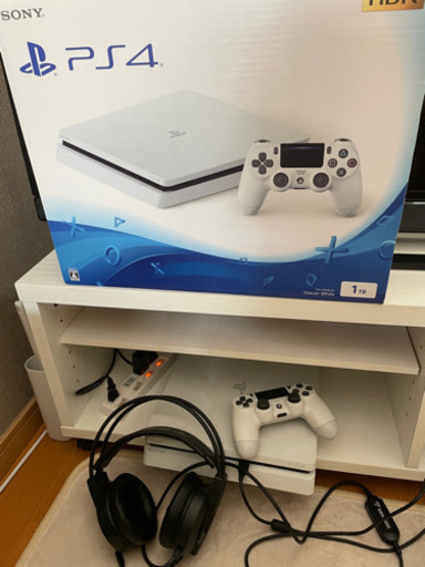 PlayStation4 本体　コントローラー　ヘッドホン付き