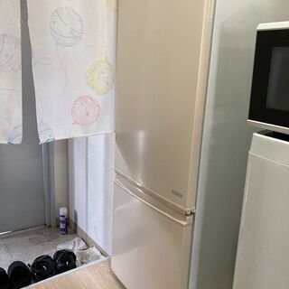 2〜3人暮らしにおすすめサイズ SHARP製 冷蔵冷凍庫