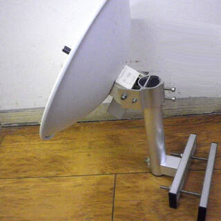 現状品 TDK BSアンテナ BS-TA352 センターフィード型 パラボラアンテナ 屋内 屋外 希少品 札幌 厚別店 現状品 TDK BSアンテナ BS-TA352 センターフィード型 パラボラアンテナ