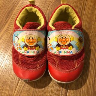 【ネット決済・配送可】アンパンマン　靴　スニーカー　赤　子供靴