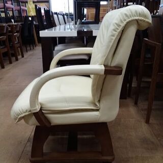 【愛品倶楽部柏店】　Ｐｈｏｅｎｉｘ　フェニックス　ダイニングチェア２脚セット　キャスター、肘付　回転式　ミディアムブラウン