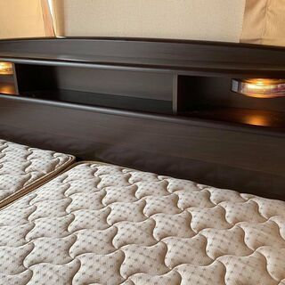 FRANCEBED クイーンベッド、引き出し・ライト付き、良品 幅170cm