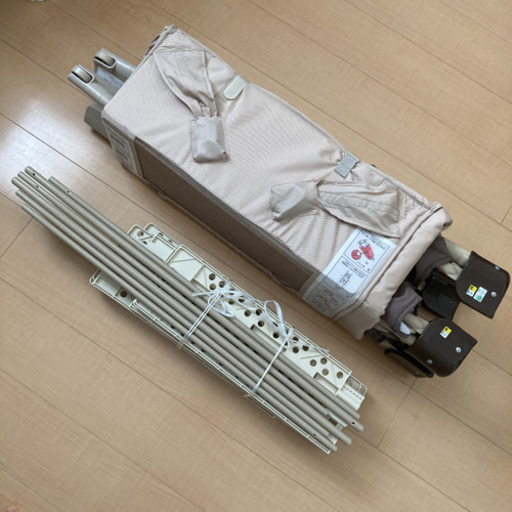 アップリカ　ココネルエアー　ベビーベッド