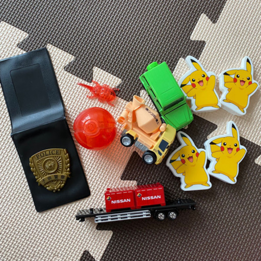 男の子のおもちゃ トミカ ベンツ 子供警察手帳 ピカチュウ4匹 カブトムシ フォローで10 割引 昭和橋のおもちゃ の中古あげます 譲ります ジモティーで不用品の処分