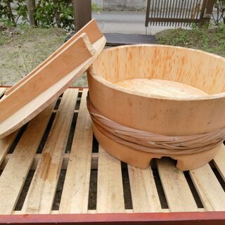 【ネット決済・配送可】中古 ヒノキの木桶、蓋つき
