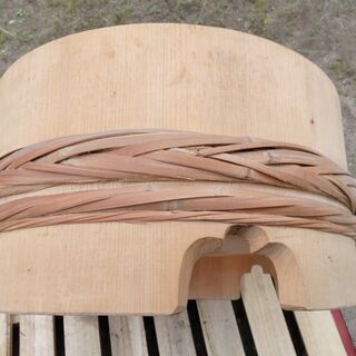 中古 ヒノキの木桶、蓋つき 中古 ヒノキの木桶、蓋つき
