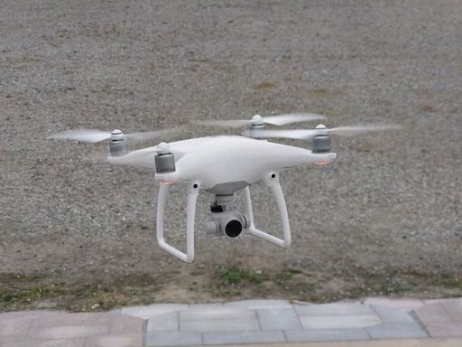 DJI PHANTOM4　standardセット　カーチャージャー付き　ドローン
