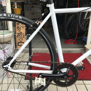 マットホワイトのブルホーンピスト