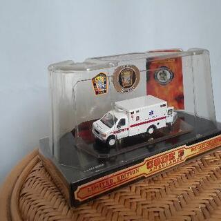 救急車のミニカー