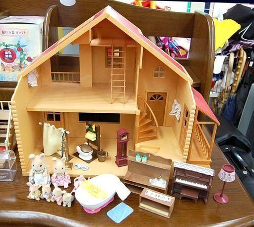 希少】シルバニアファミリー赤い屋根の大きなお家 家具、人形付き レア