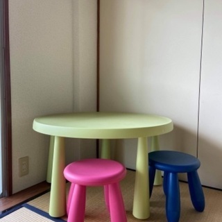 IKEAの子供用テーブル・イス