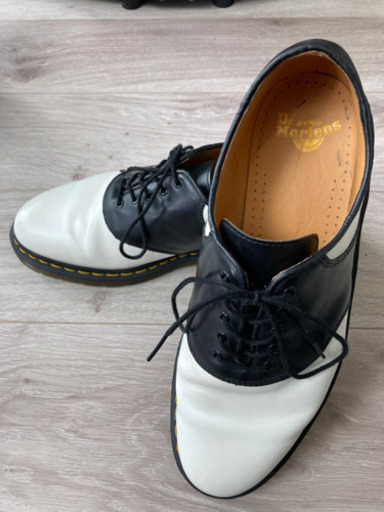 ※最終値下げ!!【足の成長期求む】Dr.Martens  モノクロ革靴