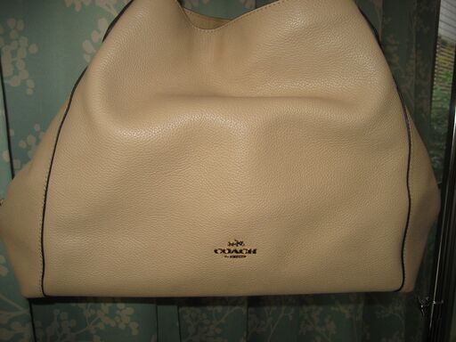 COACH　コーチ　大き目バッグ　ほぼ未使用